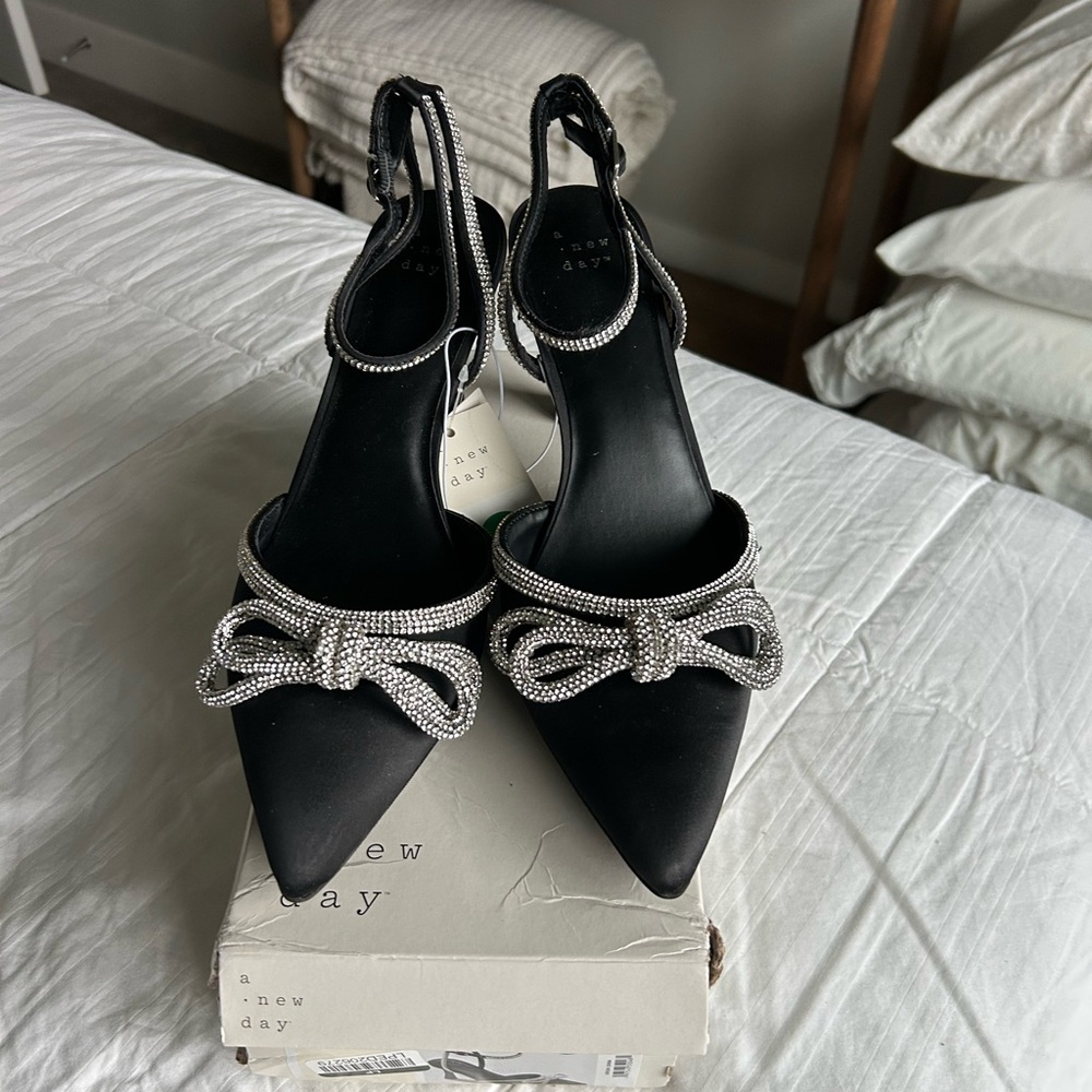A New Day Black satin “Carmin” Heels shoes rhinestone BOW 10 New!